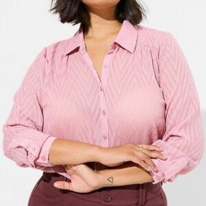 Torrid Madison Pink Chiffon Clip Dot Zig Zag Sheer Button Up Shirt Size 4